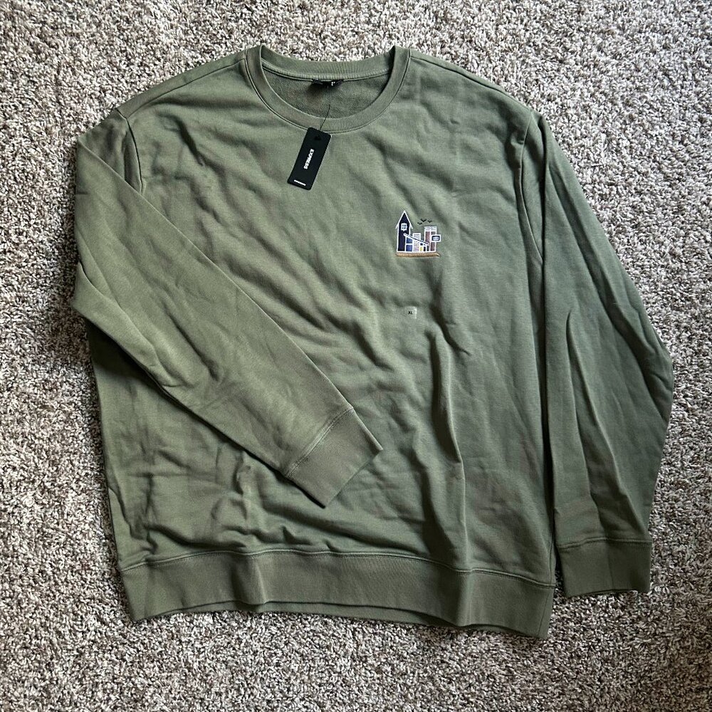EXPRESS Unisex XL Long-Sleeved Olive Green Shirt with Embroidered Buildings- NWT
